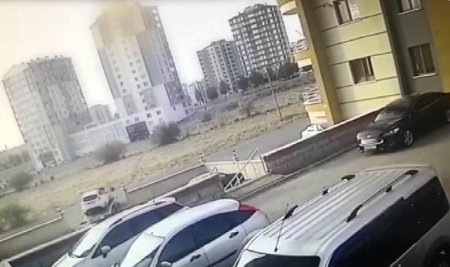 Otomobili çekici ile çaldılar