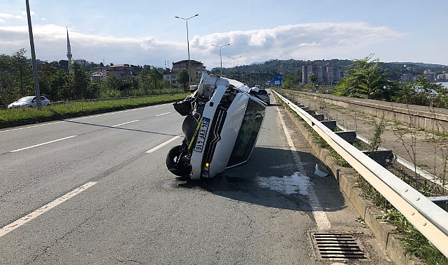 Park halindeki otomobile çarpıp takla attı