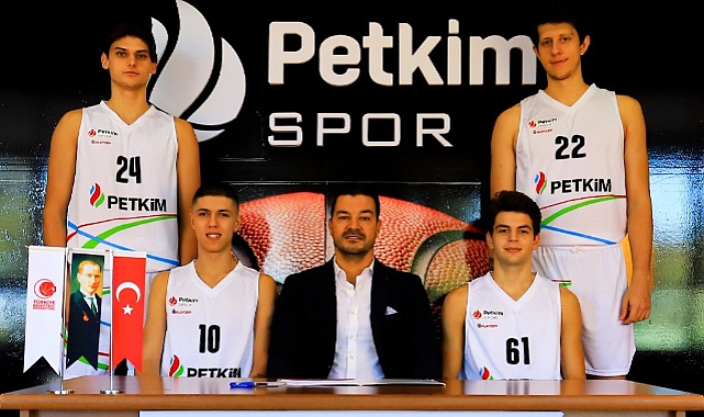 Petkimspor’da 4 profesyonel imza