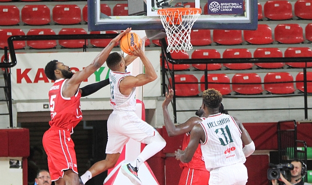 Pınar Karşıyaka: 83 - Reggio Emilia: 76