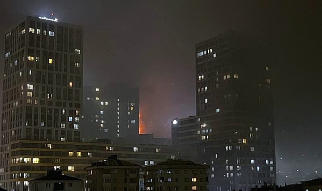 Rezidans yangın paniği! Bina sakinleri tahliye edildi