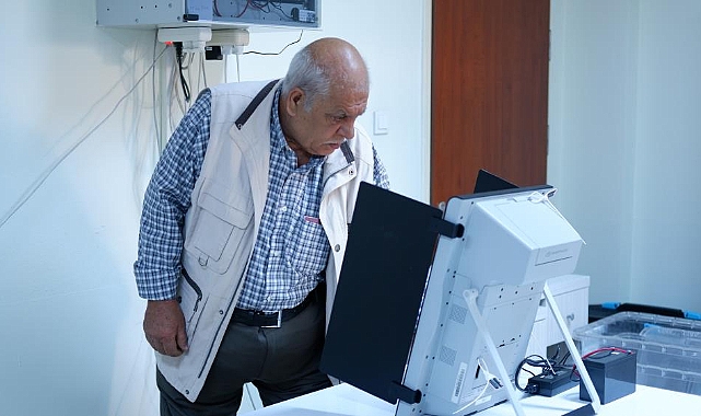 Seçimleri için sandığa gittiler: İlk kez elektronik oylama gerçekleştiriliyor