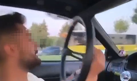Seyir halindeki aracın direksiyonunu söktü!