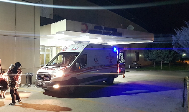Silahla yaralanan arkadaşını tedavi eden doktora darp girişiminde bulundu