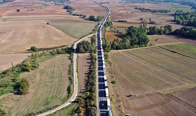 Sınırda 38 kilometrelik tır kuyruğu oluştu
