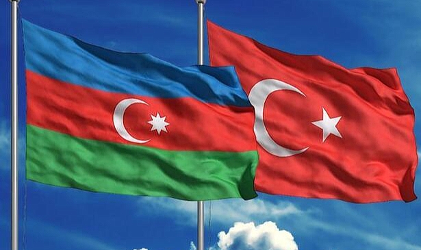 Siyasiler Azerbaycan'ın Bağımsızlık Gününü kutladı