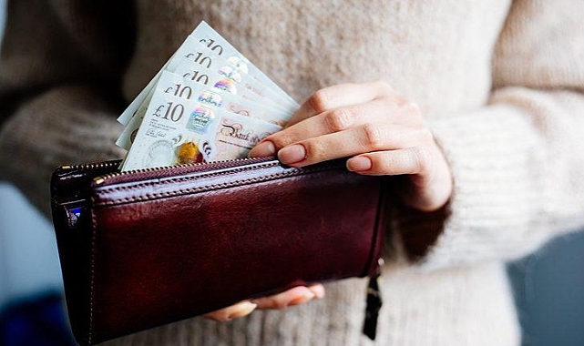 Sterlin, dolar karşısında gaza bastı!