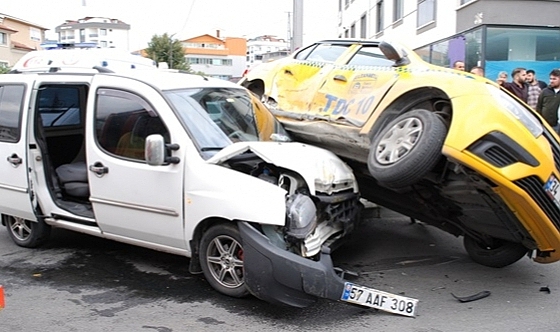 Sultanbeyli'de trafik kazası