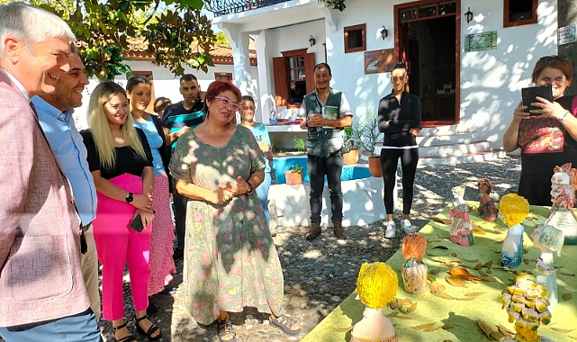 Suretler, sanatseverlerin hünerli elleriyle buluştu