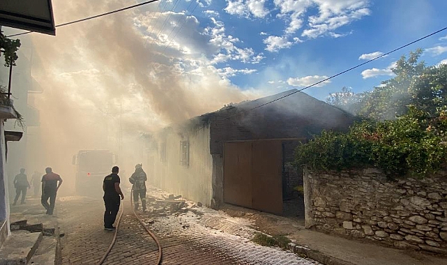 Tüpten sızan gaz bomba gibi patladı!