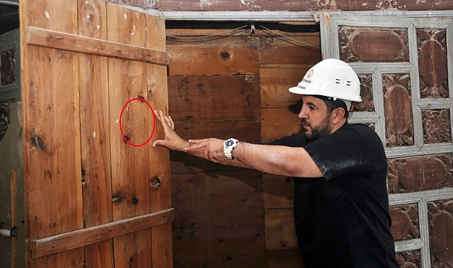 Ünlü yazarın dolabına yazdığı yazı şaşırttı