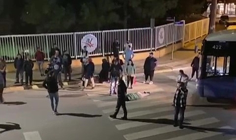 Yaya geçidinde dehşet: "Oğlum babana araba çarptı"
