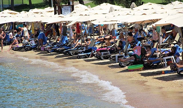 Yerli turistler tatile 3 ayda 20 milyar lira harcadı