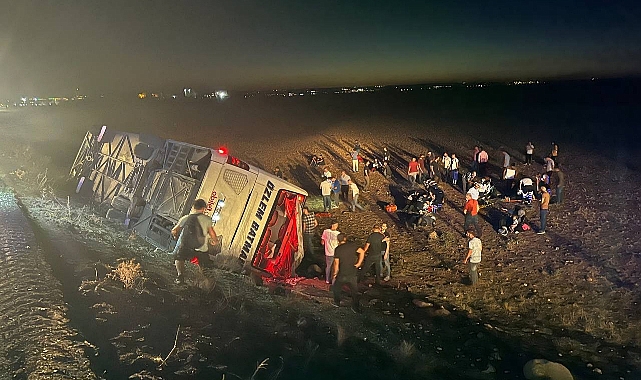 Yolcu otobüsü şarampole devrildi: 25 yaralı