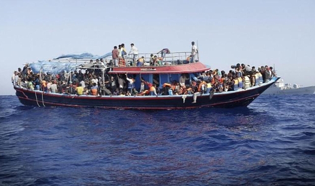 Yunanistan açıklarında göçmen teknesi battı: 15 ölü