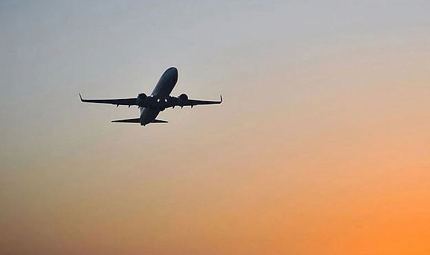 Yunanistan'dan İstanbul'a havalanan uçak acil iniş yaptı