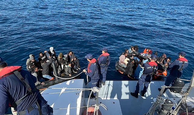 Yunanistan’ın ittiği 193 düzensiz göçmen kurtarıldı