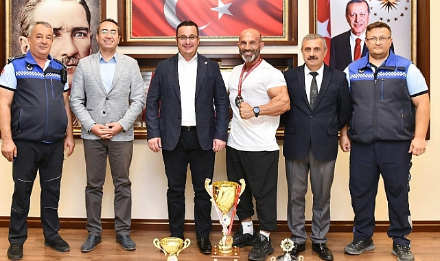 Zabıta Komiseri Vücut Geliştirme Şampiyonasında birinci oldu