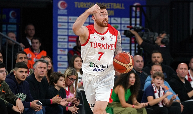 12 Dev Adam'dan farklı galibiyet