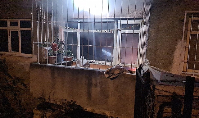 3 katlı apartmanda yangın paniği