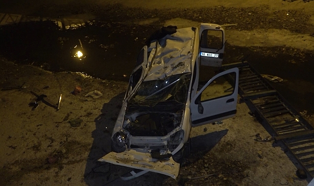 5 metre yükseklikteki köprüden uçtu : 1’i ağır 2 yaralı