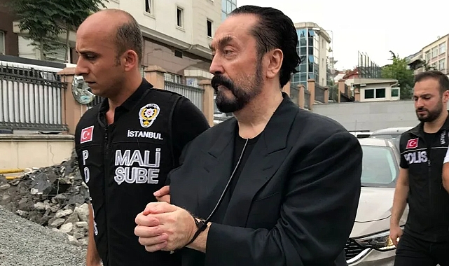 Adnan Oktar: "Bir kere güldüğünü görmedim"