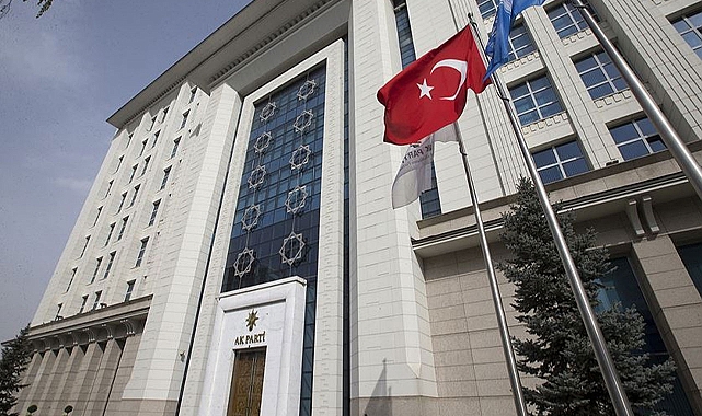 AK Parti'den anayasa değişikliği teklifi ziyareti