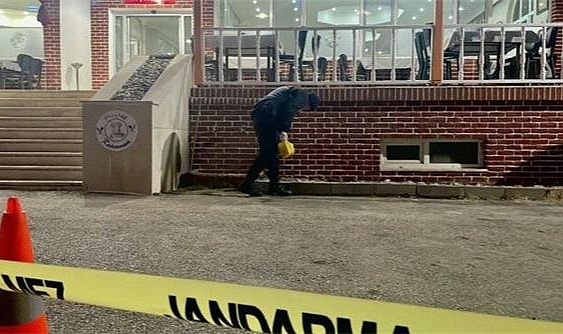 Akaryakıt istasyonunda silahla vurulan kişi öldü