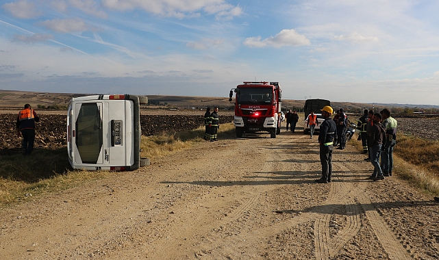 Araçta sıkışan sürücüyü itfaiye kurtardı