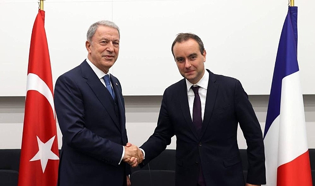 Bakan Akar, Fransız mevkidaşı ile görüştü
