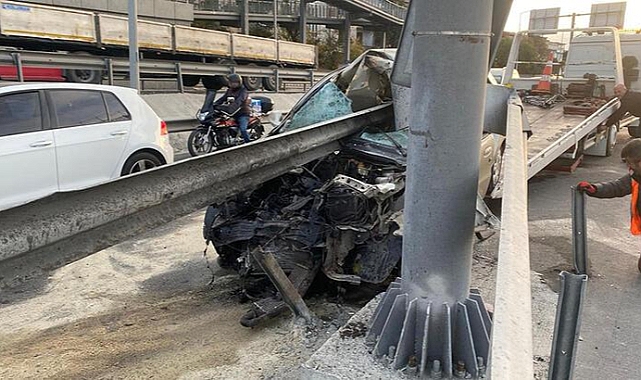 Bariyerlere ok gibi saplandı: 2 ağır yaralı