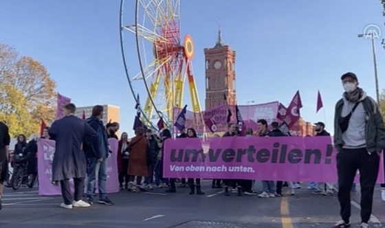 Berlin'de pahalılık protestosu