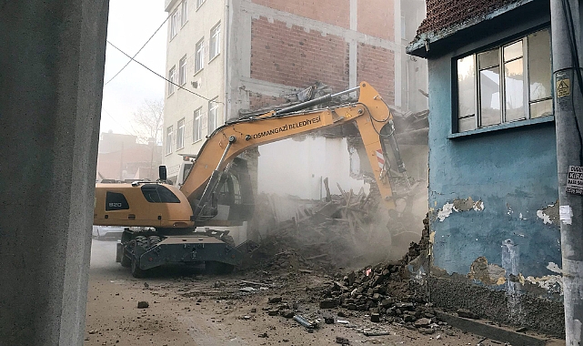 Bursa'da 86 metruk bina yıkıldı