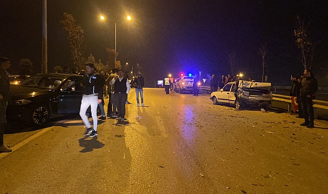 Bursa'da TIR, asker uğurlama konvoyundaki araçlara çarptı