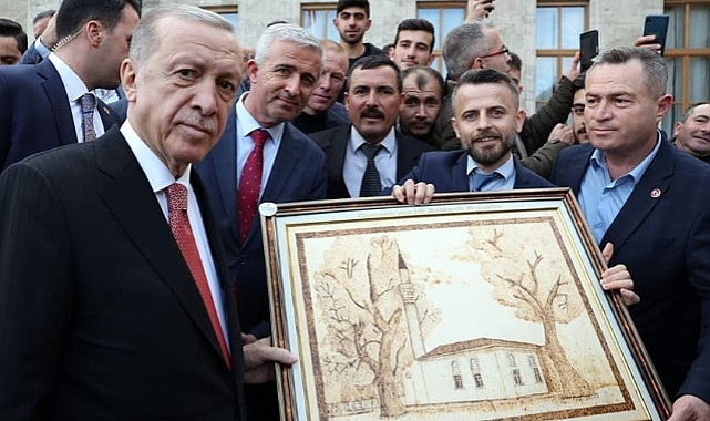 Bursalı gençlerden Cumhurbaşkanı Erdoğan’a anlamlı hediye