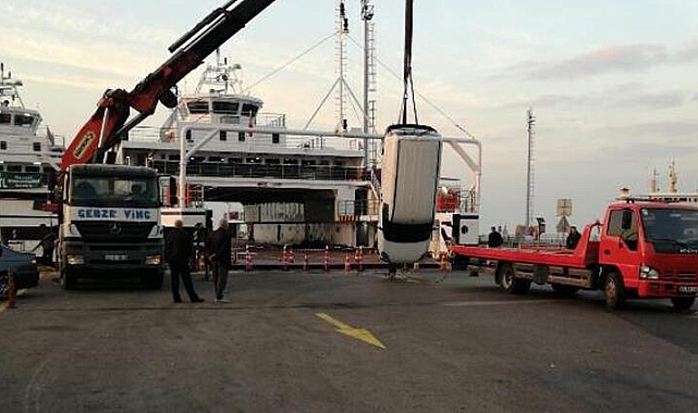 Ceza yazılmasına kızıp aracını denize attı