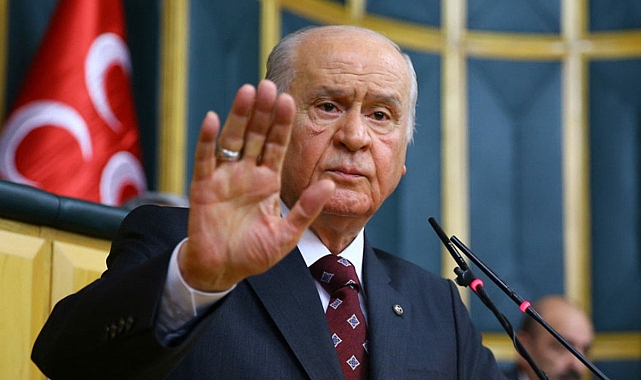 Devlet Bahçeli açıklamalarda bulunuyor