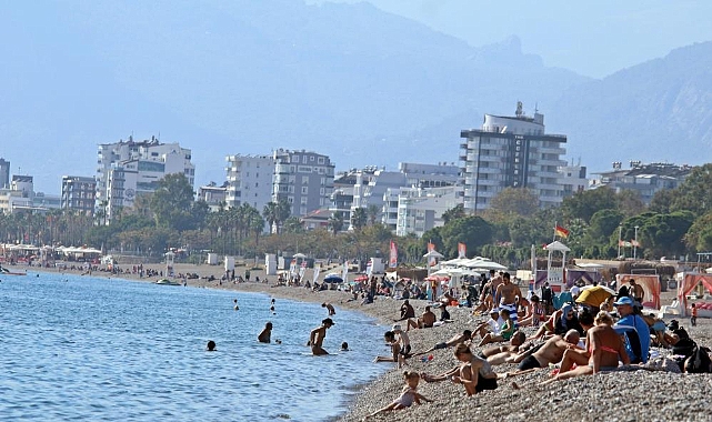 Doğu donarken Antalya’da yaz devam ediyor
