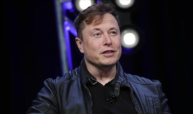 Elon Musk milyar dolarlık Tesla hissesi sattı