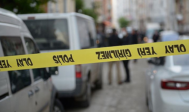 Eşini öldürdükten sonra aracın içinde intihar etti
