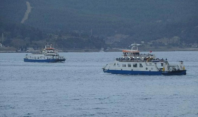 Feribot seferlerine fırtına engeli