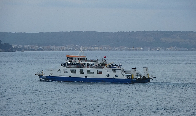 Gökçeada ve Bozcaada feribot seferlerine fırtına engeli
