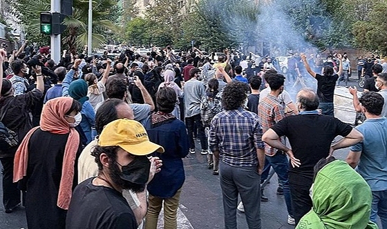 İran'da yönetim karşıtı gösteriler düzenlendi