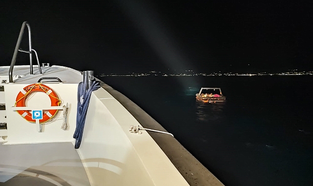 İzmir açıklarında 15 göçmen kurtarıldı