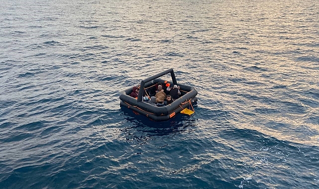 İzmir açıklarında 41 göçmen yakalandı