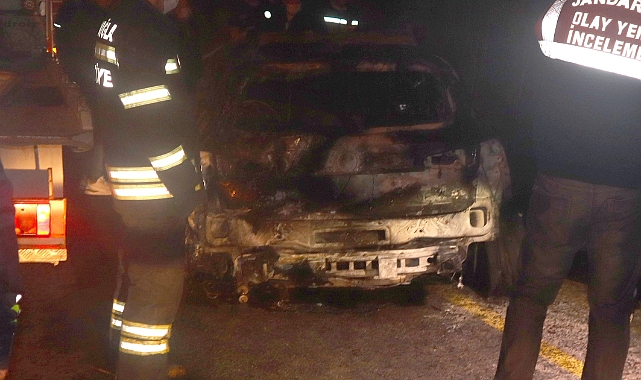 Kaza yapan araçta yanarak can verdi