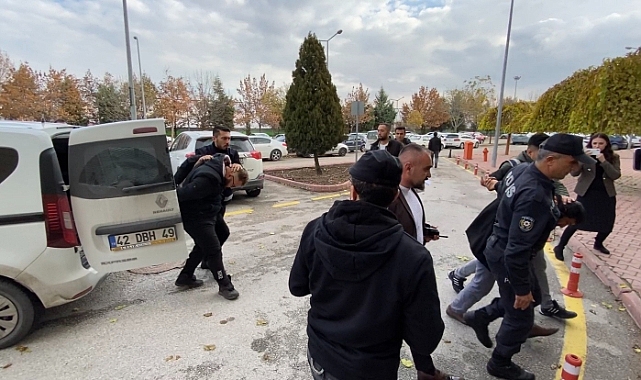 Konya’da hayvana eziyet eden şüpheliler tutuklandı