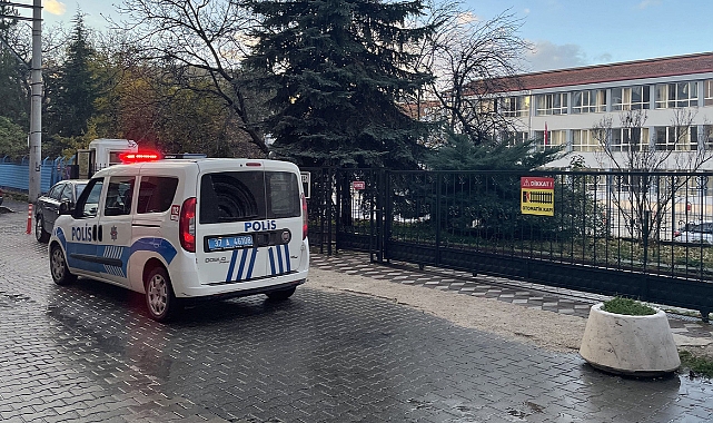 Lise öğrencisi, müdür yardımcısını bıçakladı