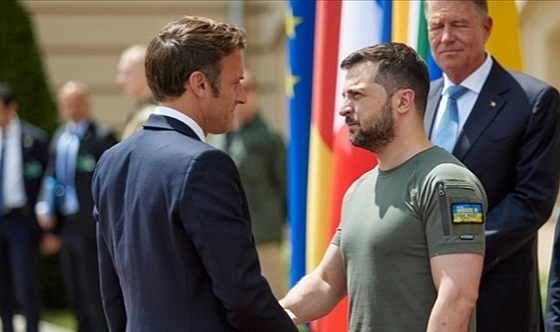 Macron ve Zelenskiy telefon görüşmesi yaptı
