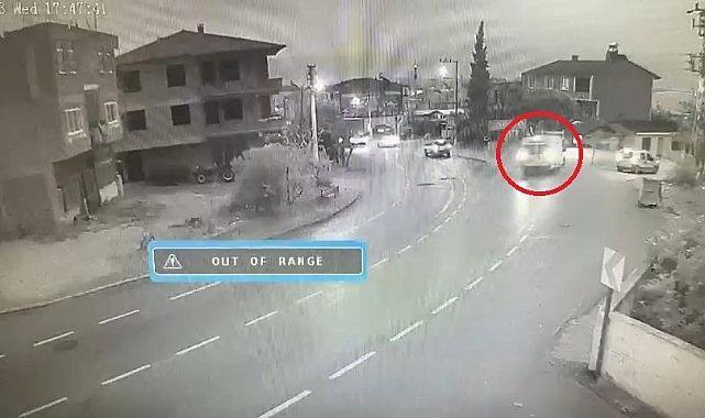 Minibüs duvara çarptı, kiviler yola saçıldı: 1 yaralı